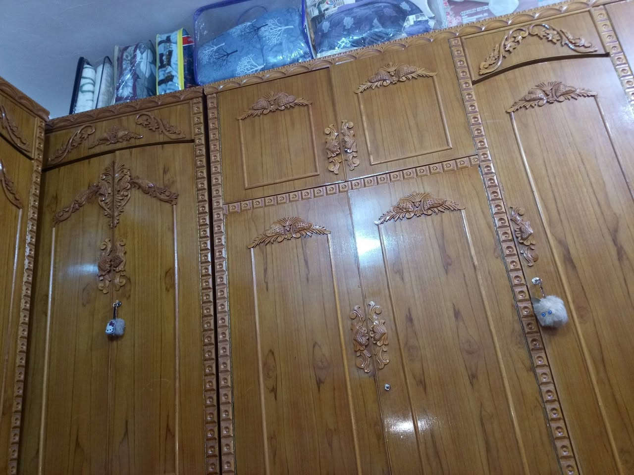 غرفة نوم للبيع 5 قطع نوعية الخشب زان 5ملم 
سعرها 900 وبيها مجال للشراي وبعيوني العنوان موصل جانب الايمن حي نابلس رقم اتصال وواتساب ***********
