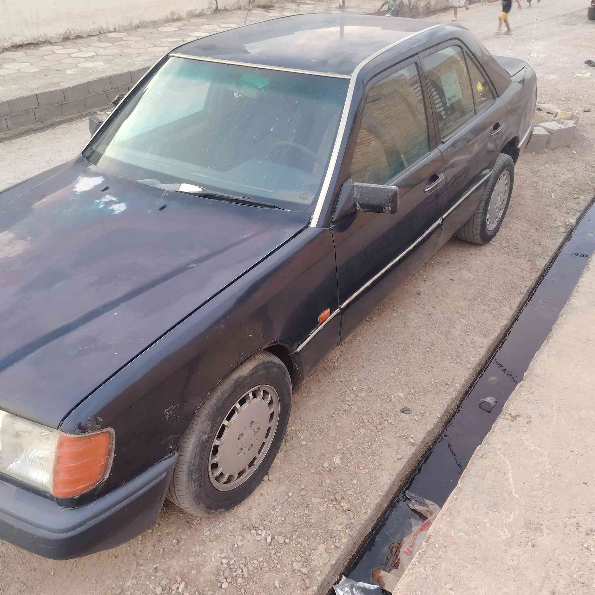 السلام عليكم مارسدس دب موديل ٩١ محرك 2500 بطه بيه ضعف قواعد دبلات مكفولات بيها طخه بسيطه بجاملغ الخلفي رقم بغداد الماني مكاني ناصريه قلعة سكر
***********
