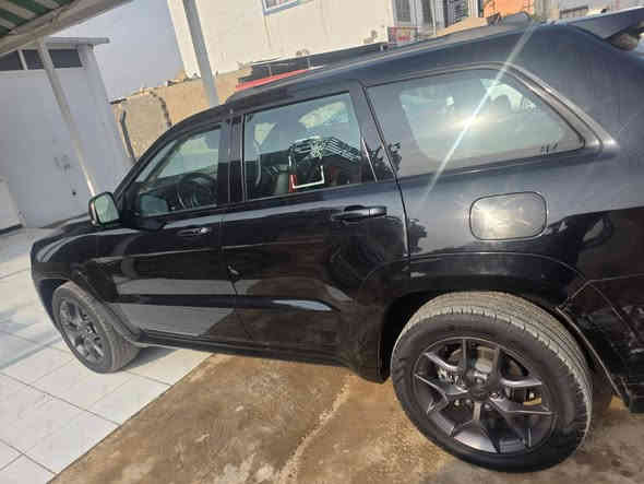 سلام عليكم للبيع فقط 
جيب 2020 خليجي فئه S وكاله لون اسود 
بيه فقط باب سايق مبدل وكاله اصلي نفس لون مطابق بشرط الفحص وبارد شبر بلجاملغ من يم باب سايق فقط والباقي مكفول كفاله عامه 
ماشيه ٥٣ الف كيلو متر مواصفاته معروفه ال S فول مواصفات ١/١
ميحتاج اذكرهن رقم بغداد الدولي بأسمي تحويل مباشر بنفس يوم 
السعر المطلوب ٣٢٠ ورقه وبيه مجال حق الجيه للشراي الجاد
سياره جاهزه مابيه اي نقص 
 مكاني بغداد قرب مخابز باب الاغا 
اي استفسار الاتصال،***********
                            ***********
