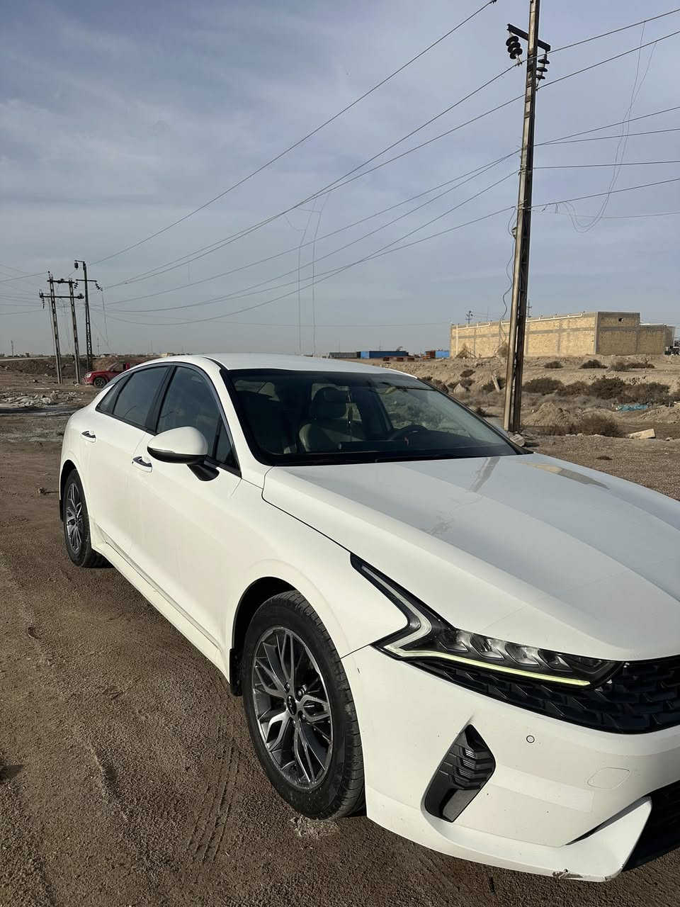 السلام عليكم 
للبيع كي فايف مديل 22 خليجي مكفوله كفاله عامه مكينه وكير وحداده وتخم تاير  ماشيا 131 وقابله للزياده فول مواصفات عدا التنته تبريد لمس بيانو داخل جلد بيجي السعر 195 وبيها مجال قليل للاستفسار الاتصال على الرقم *********** واتساب وتصال
