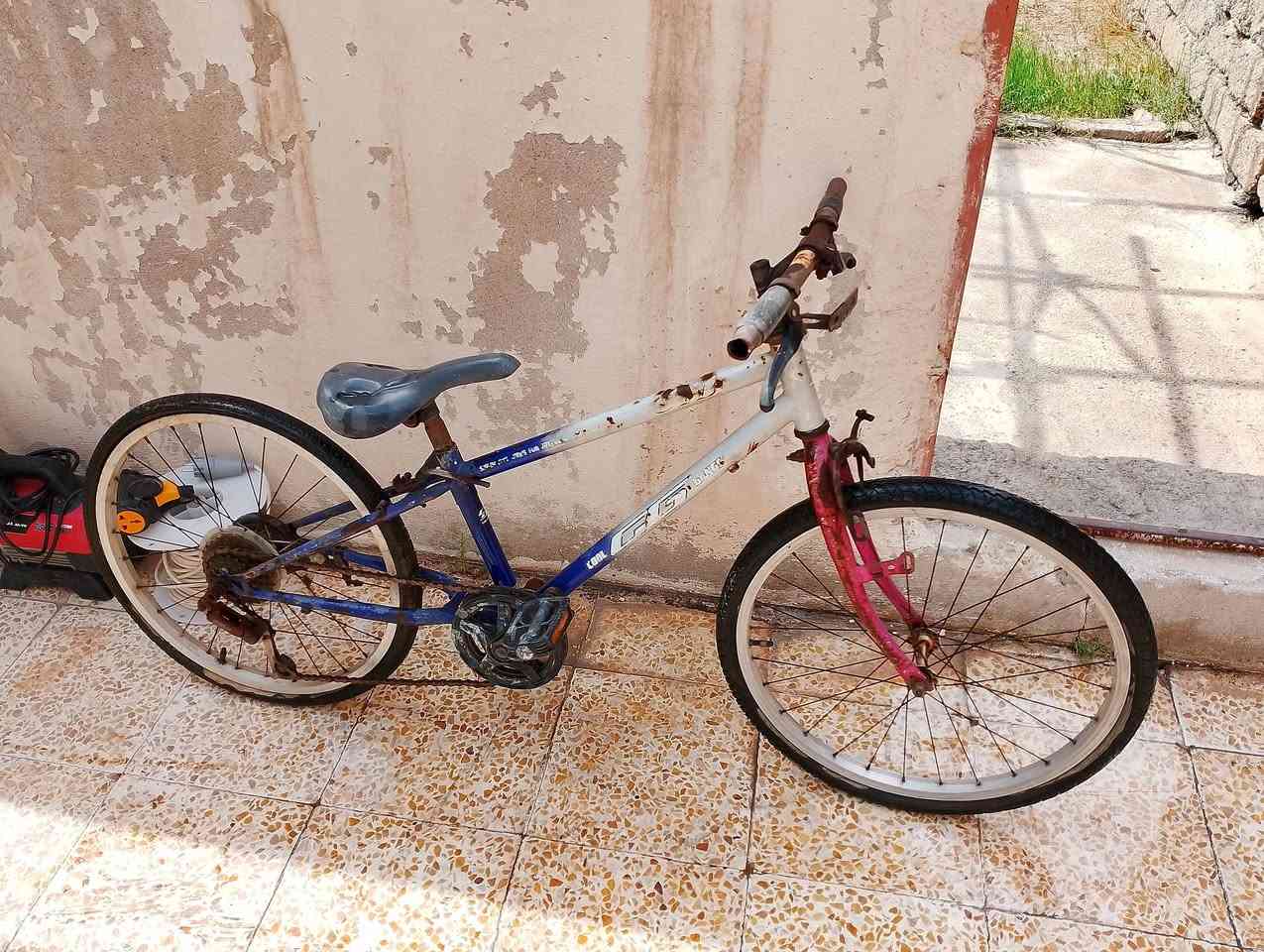 سلام عليكم
بايسكل للبيع
سعر 20


**إذا كنت صاحب هذا الإعلان وتريد حذفه لأي سبب، رجاءا أرسل رسالة إلى الدعم الفني**