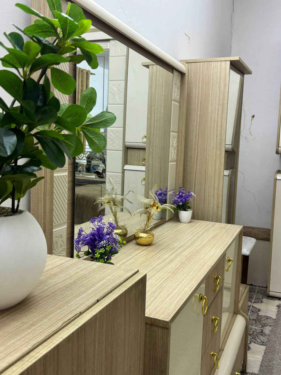 غرفه 9 قطع تركي نظيفه كلش ما بيه اي ضرر العنوان بابل المركز م  ***********
