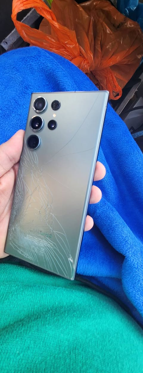 S23Ultra.
اس ٢٣ الترى ذاكره ٢٥٦ دبل سيم  .شرق اوصط غني عن تعريف الجهاز مامفتوح بشرط كارتون ويا ضمان سنه من شركه
الضرر فطر بشاشه واضح بصوره استعمال شخصي انطي ضمان الشري يتصل لو يراسلني بل خدمه 
رقم (***********)
