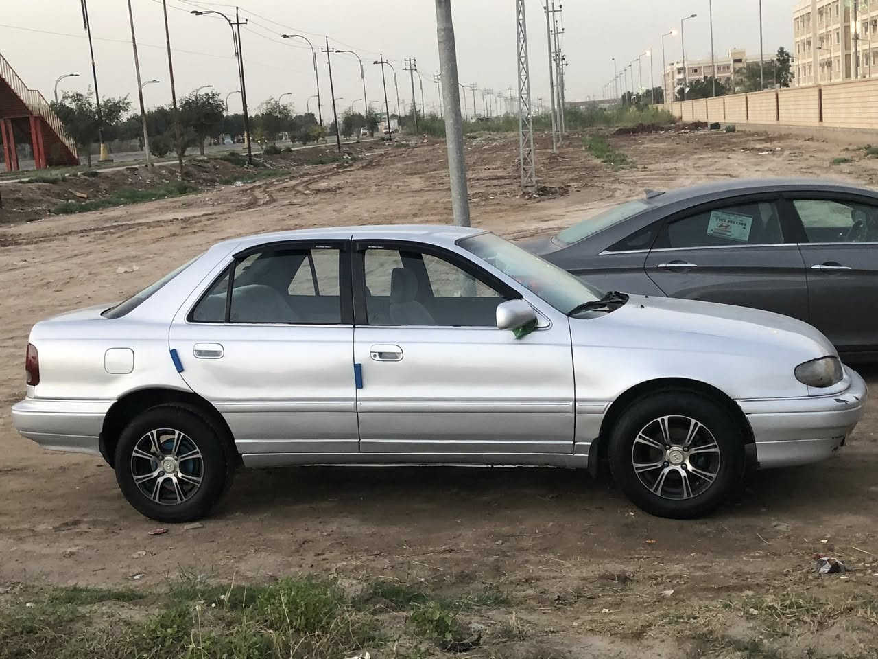 سلام عليكم سيارة لبيع نتره موديل 93بغداد سنويه جديده ال٣١هزه جديده ل٢٧كير مكينه مكفوله من كلشي رقم تلفون *********** مكاني حله قرب شريفه بت الحسن ع  السعر 38بيه مجال شي قليل
