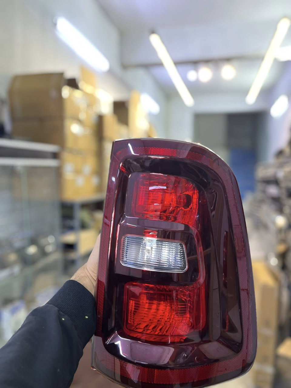 بدي كت للادوات وكماليات السيارات الامريكيه ✅
*********** 

وصل حديثا بك لايت DOOG RAM 20205✅

متوفر اسود (بلاك اديشن+ احمر ) ✅

متوفر توصيل جميع محافظات العراق 
***********ً
