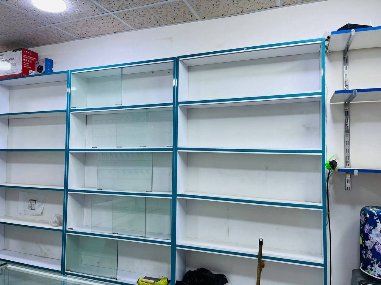 غراض محل للبيع
٣ باترينات خشب
عارضات 2 جام
ميز صيانه
غراض صيانه
الرفوف
ابلوكات هوكات
ما متواجد علفيس
*********** بي واتساب
بغداد الحسينيه مال راشديه
