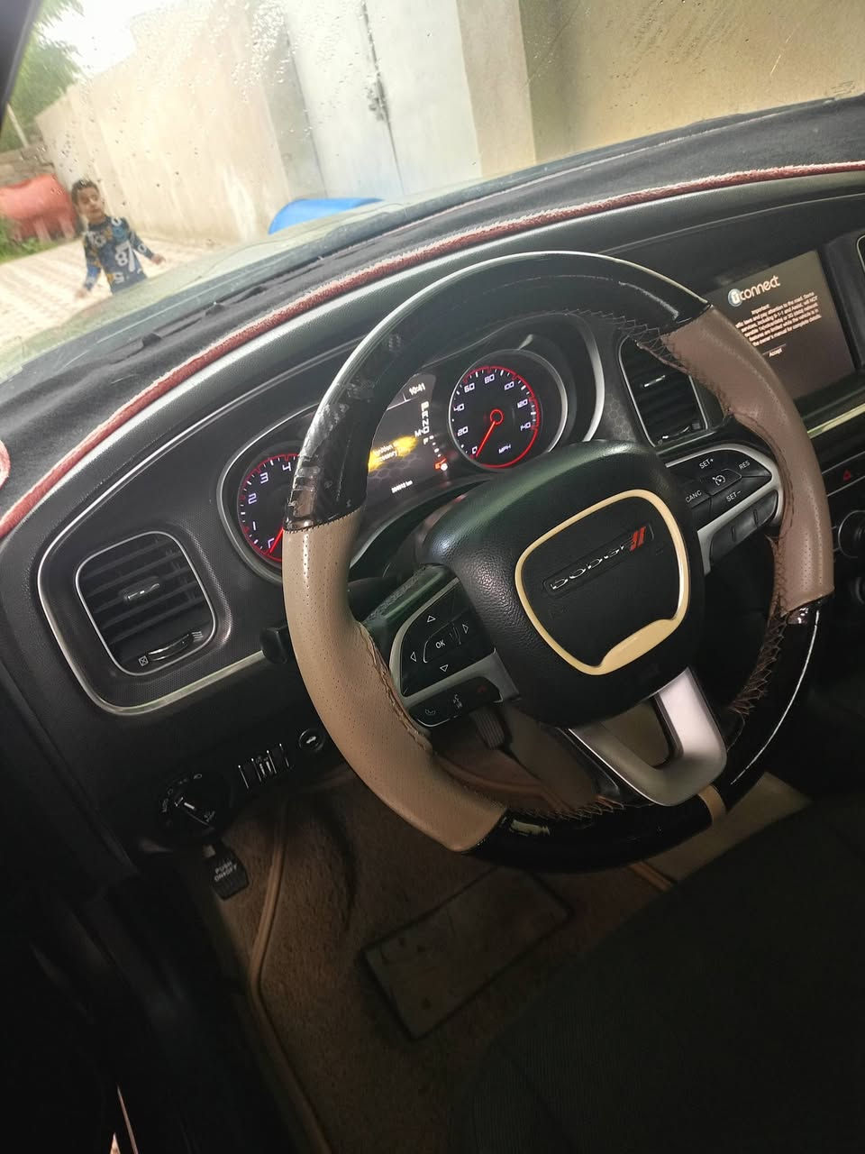 جارجر موديل 17 اصل حادث بس دعاميه الماميه. موصفاته كير. ماوس سياره ستخدام شخصي ماشيه 200الف
محرك 6استندر كامره خلفيه دوره شاشه كبيره حساسات تبريد قطعتين تحكمات بلستيران بصمه ابواب بصمه تشغيل تشتغل عن بعد لايت عالي ناصي زنون حساسات 
تدفئه كشنات كشنات حاظن كشن سايق كهربائي  رقم واسط نگليزي. سنويه 29تخم تاير جديد حداديه جديده العنوان ناصريه سعر 183وببها مجال رقم الهاتف ***********
