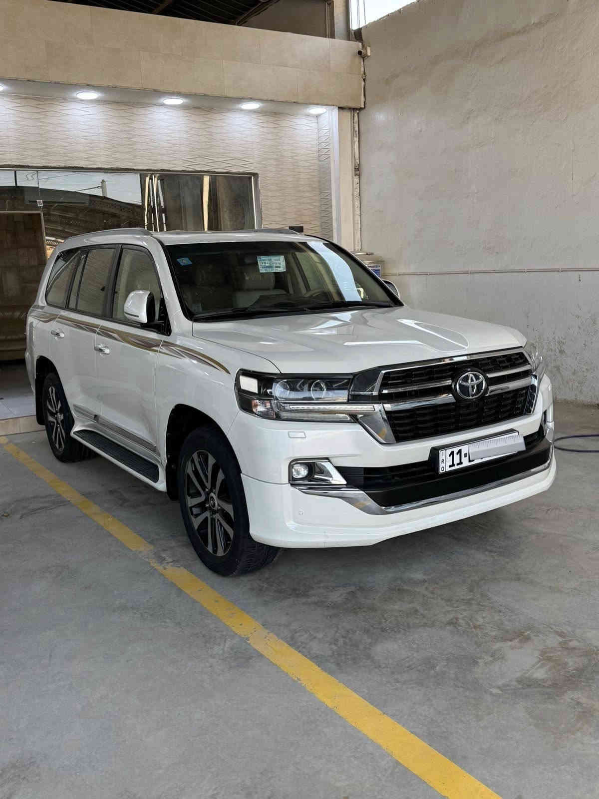 الحسن لتجاره السيارات 
العنوان-واسط الزبيديه

لاند كروز 2019 ابريم الأصلي 

مكفوله كلش جديده 

السعر 560$ مجال بسيط 

***********
