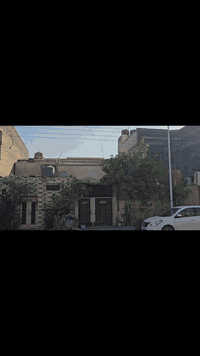 البيت طابقين وبي جوه مشتملين ويا البيت الي كباله الأشجار سعره ٢٦٠ وبي ...