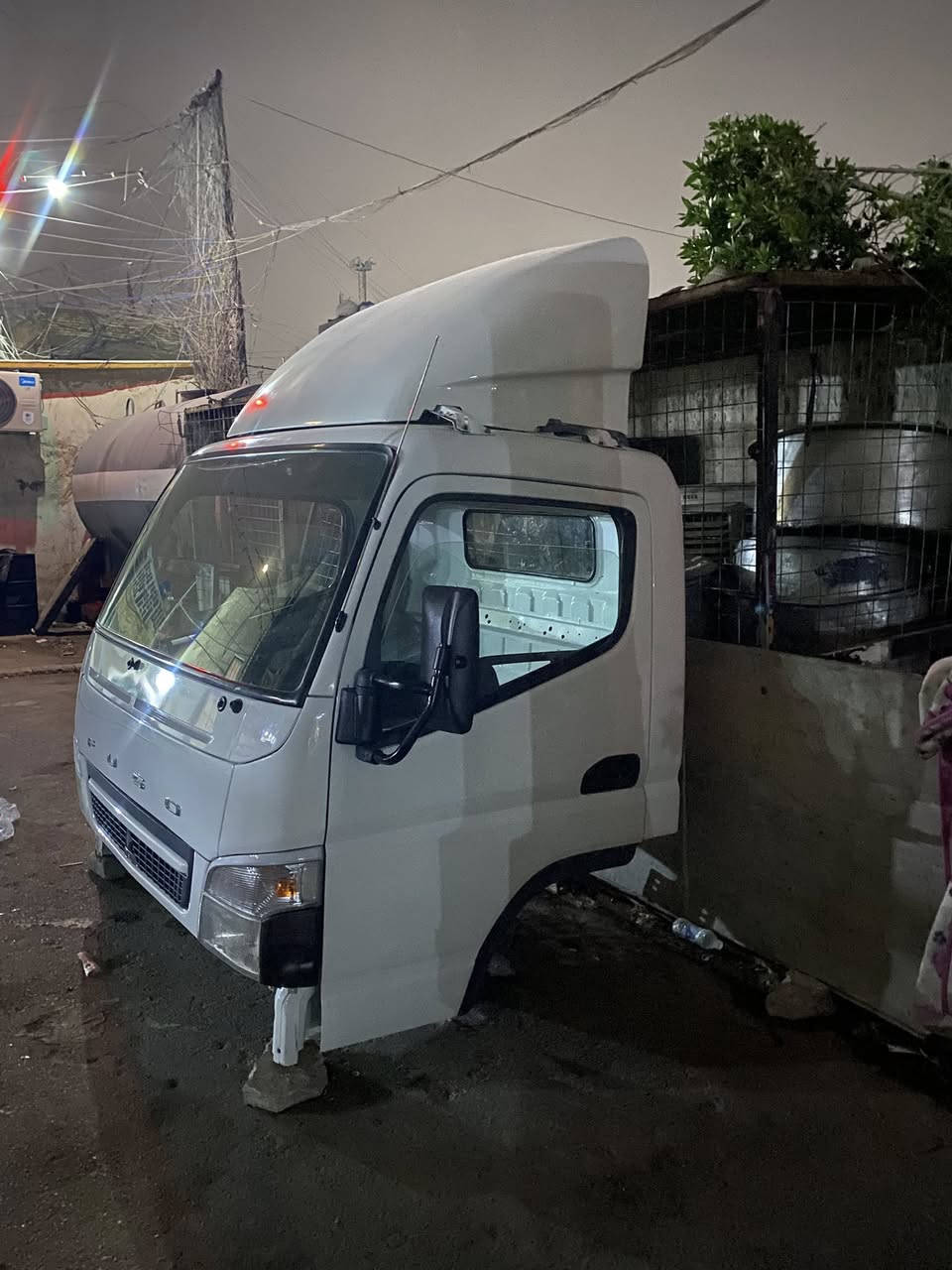 السلام عليكم قماره كنتر مديل ٢٥ بيها صبغ بجم وتكمه ظرر بصيط بدون دشبول وكشنات القماره حيل جديده جام بطاين ماصدات شباك مكان بغداد مراوس بقماره مظروبه عادي ***********
