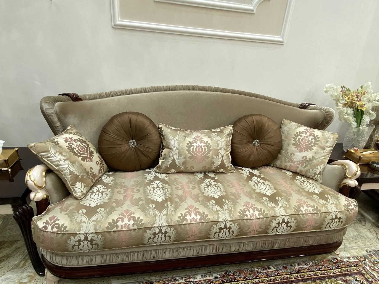 للبيع تخم تركي درجة اولى
نظيف كلش بدون اي ضرر
١٢ قطعة ٤ كبار و٨ صغار
طبلتين ٢ كبار و ٢ صغار
‎السعر ٤ ملايين 
للاستفسار 
***********
