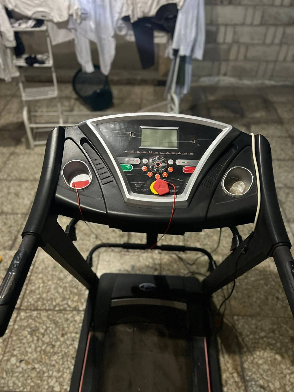 السلام عليكم جهاز جري 
شغال ماطور وجري بس من اصعد عليه يقل الجري مالته شويه شي بسيط وبي مجال ٢٥٠


**إذا كنت صاحب هذا الإعلان وتريد حذفه لأي سبب، رجاءا أرسل رسالة إلى الدعم الفني**