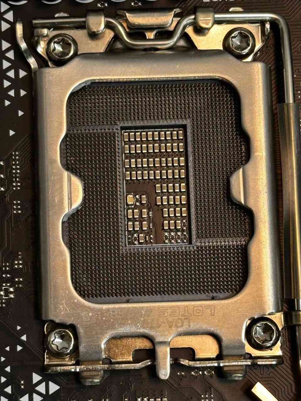 بورد B760-A روك ستريكس

بدون ملحقات  وكرتون 

بي 3 منافذ m.2 

السعر 150 الف


**إذا كنت صاحب هذا الإعلان وتريد حذفه لأي سبب، رجاءا أرسل رسالة إلى الدعم الفني**