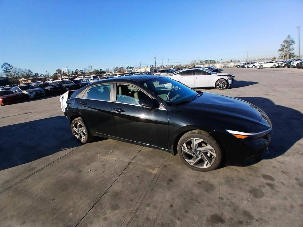 هيونداي النترا موديل٢٠٢٤ماشيه ٢٨مايل
سياره مده وصوله للحره ٤٠يوم
على حادثه ابيعه للحره ١١٠وبيه مجال
***********
