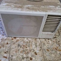 مكيف گري 2 طن كاسيت نظافة 100% للبيع للتواصل 07882938730