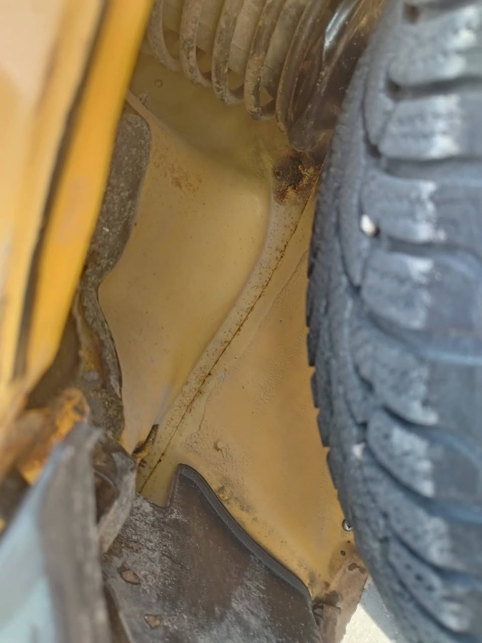 السلام عليكم شباب سياره للبيع موديل 18 كفاله عامه كير مكينه بل كارتون حداديه جديده  تخم تايرات جدد سياره اصوليه بس بعدهه مامرقمه السعر 16 وبيهه مجال مكان كربلاء يم جامعت العميد بيع مستعجل رقم الهاتف ***********
