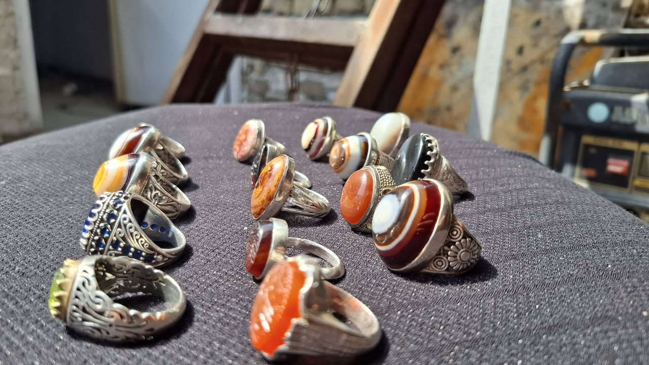 يا الله يا كريم ١٦ محبس صياغات ثكيله بيهن 
يماني ذمه بيهن  قطع مرتبات شلعه وحده ابيع 
مكاني بغداد مدينه الصدر لا يوجد لدي توصيل


**إذا كنت صاحب هذا الإعلان وتريد حذفه لأي سبب، رجاءا أرسل رسالة إلى الدعم الفني**