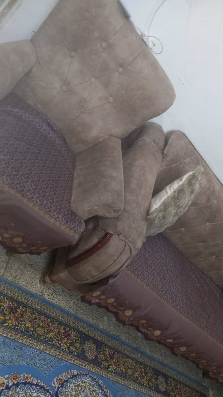 تخم 7 مقاعد سعر 200 كريعات ***********
