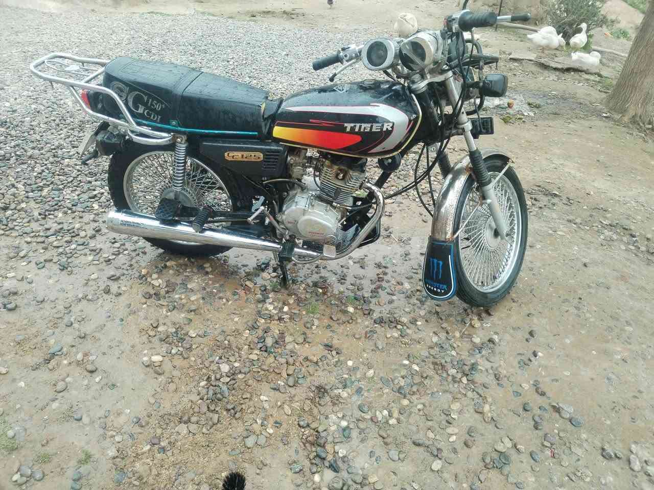 السلام عليكم موطور لبيع يراني موديل 20
لا تبخير ولا صرف كهربايات شقاله 
اتصل 
***********
