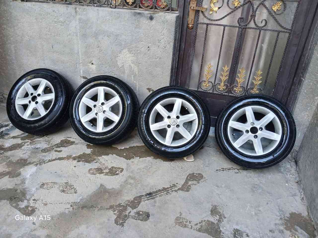 تخم ويل كورله بيكاشو حجم ١٤
سعر ٢٢٥ وبيها مجال مكان بابل 

***********
