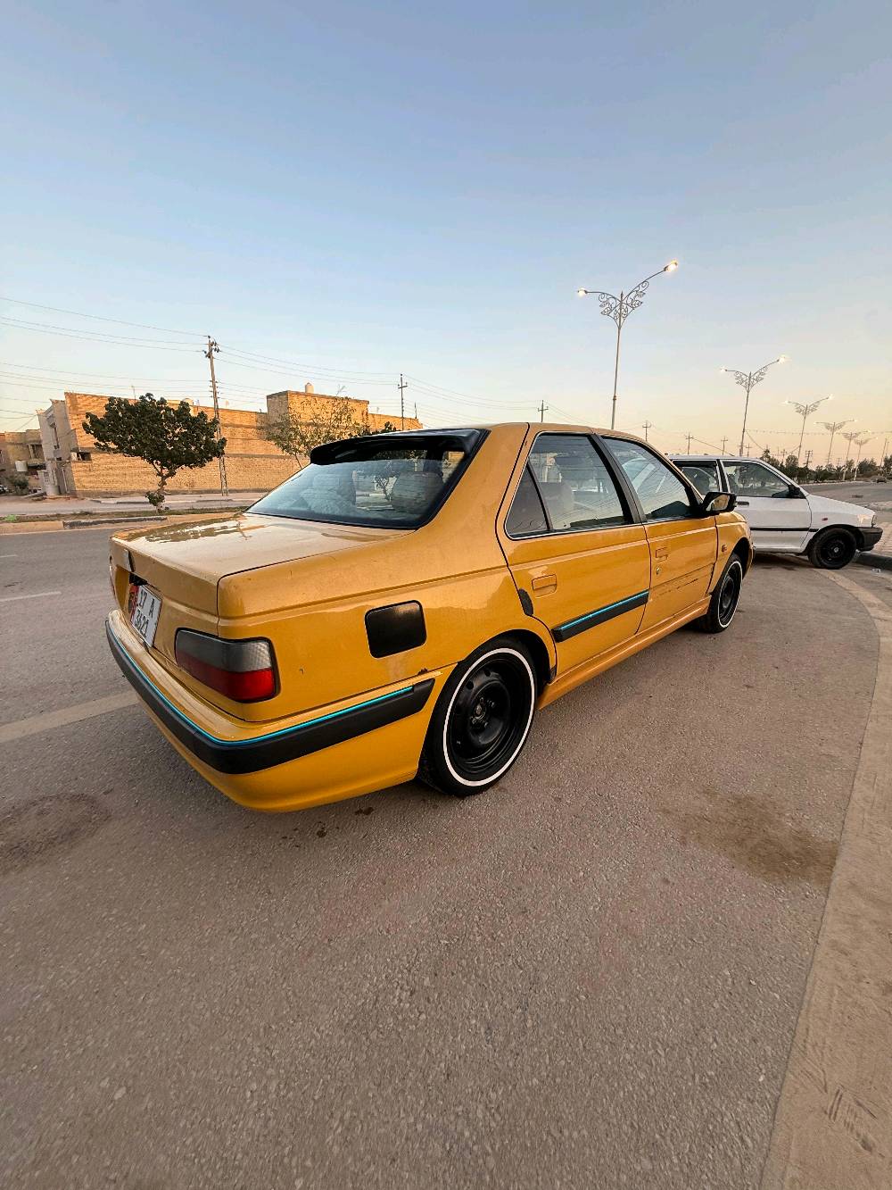 سياره بيجو بارص موديل 12 رقم نكليزي تحويل ثاني يوم مصفره من كلشي تبريد شغال ثلج مكينه لاتنقيص ولاتبخير مكان كربلاء 