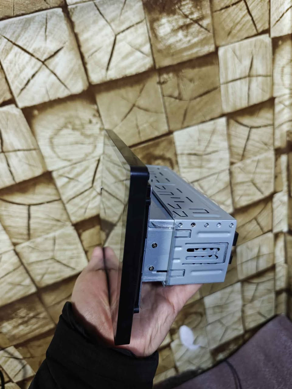 شاشەیەکی لۆکی جۆکەر ئەوروپی  زۆر تایبەت  لەمسێکی  زۆر خێرا و نەرم  کارپلەی و موبایلی ئەندرۆید و ئایفۆنی  پێوە ڕەپت ئەبێ  بۆ  جی پی ئێس و  زۆر شتی تر  بلوتوث و کامێرای  لێ ئەبەسترێ و شوێن  فلاش و شاشەی موبایلەکەت ئەدا بە شاشەی سەیارەکە  نرخی   50 هەزار 
*********** السليمانية, العراق
