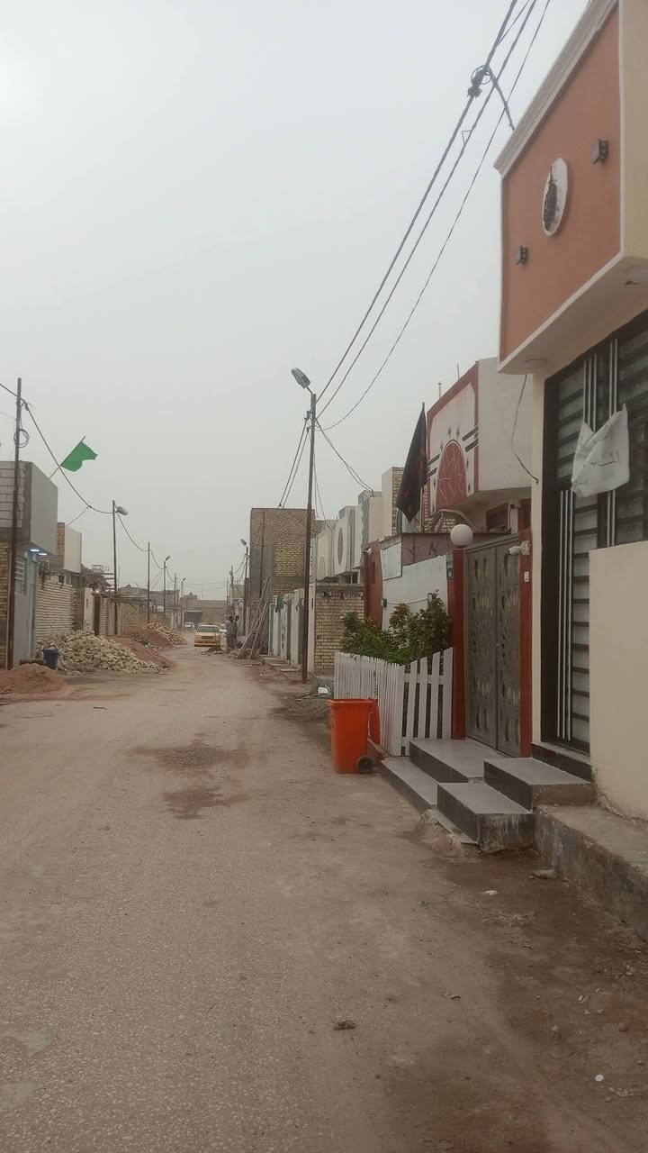 دار للبيع 50م بلنجف بسعر 22مع مجال بناءً طابوق سقف صب للاستفسار
***********8
