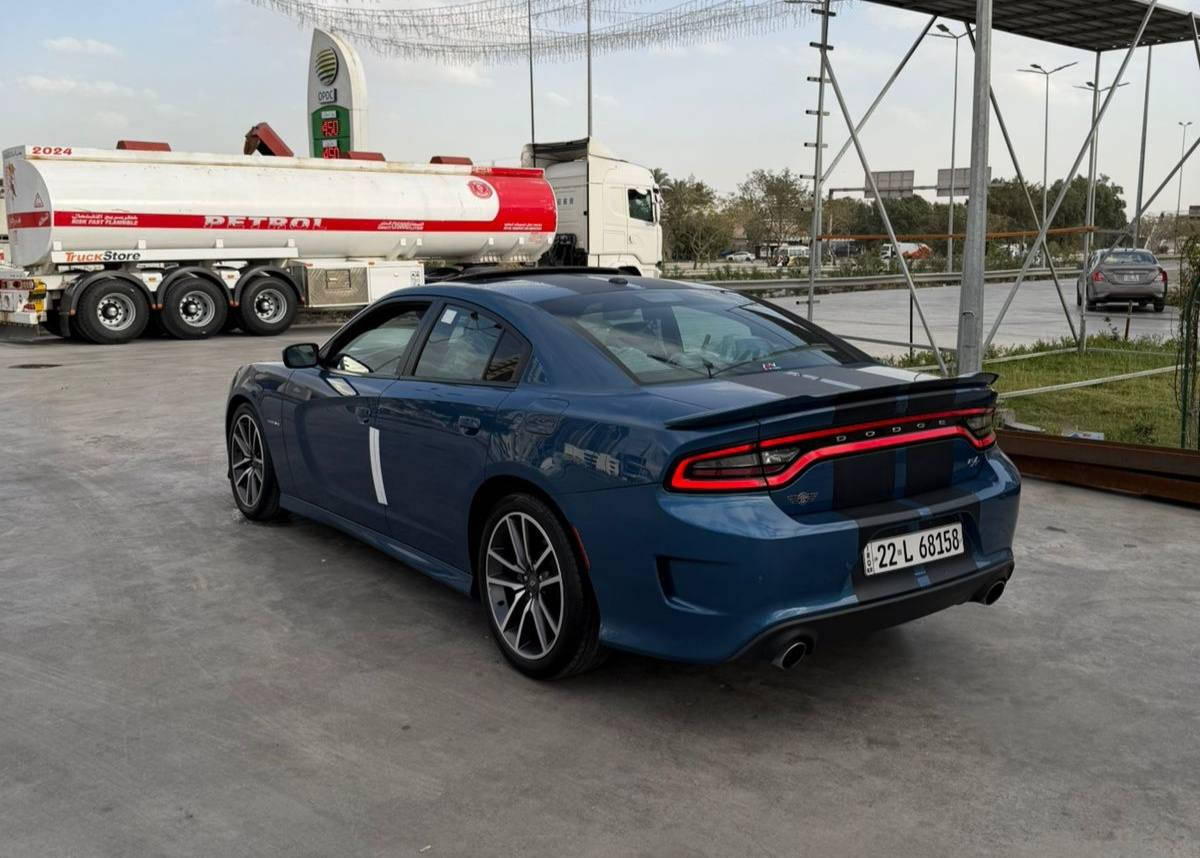 جارجر  2021 RT PLUS . ارتي بلاص  خليجي 
‏‎ وكاله هارلم 
‏‎(مكفوله من الصبغ و الضربة و التبديل ) 
‏‎المحرك : V8.  5.7L .
‏‎العداد : 34 الف . (جديده ) . 
‏‎سياره اي نقص ما بيهه بلاديه 
‏‎لون ازرق الجديد ⚜️
‏‎رقم اربيل جديد 

🟪 السعر  :: الطلب في التعليقات ويوصلك مباشرة ✍️ 📩

‏‎المواصفات :
‏‎* نسخة  RT PLUS
 ‏‎* رادار امامي
‏‎* نقطة عمياء . 
‏‎* حساسات خلفية . 
‏‎* رادار جانبي مع مانع تصادم.
‏‎* شاشه كبيرة مع نظام ملاحة نفكيشن GPS .
‏‎* سستم صوت الپاين مع سماعات بريميوم .
‏‎* ويل قياس 20 انج . 
‏‎* مصابيح امامية زنون . 
‏‎* كشافات الضباب زنون . 
‏‎* فتحت سقف (سلايد) . 
‏‎* مقاعد رياضية  . 
‏‎* المقاعد الأمامية كهربائية . 
‏‎* ذاكرة لحفظ وضعيات الجلوس (ميموري) . 
‏‎* مقاعد أمامية تبريد وتدفئة . 
‏‎* تشغيل عن بعد . 
‏‎* ستيرن كهربائي . 
‏‎* تدفئة ستيرن . 
‏‎* محدد سرعة . 
‏‎* تلفون بلوتوث . 
‏‎* كاميرا خلفية .
‏‎* مرايا متحسسة للاضاءة العالية .
‏‎* كير شفتر بالستيرن . 
‏‎* دخول ذكي (بصمة) .
فول 1/1 
مكاني بغداد صليخ 

رقم صاحب سيارة
‏‎ *********** 
‎‏
