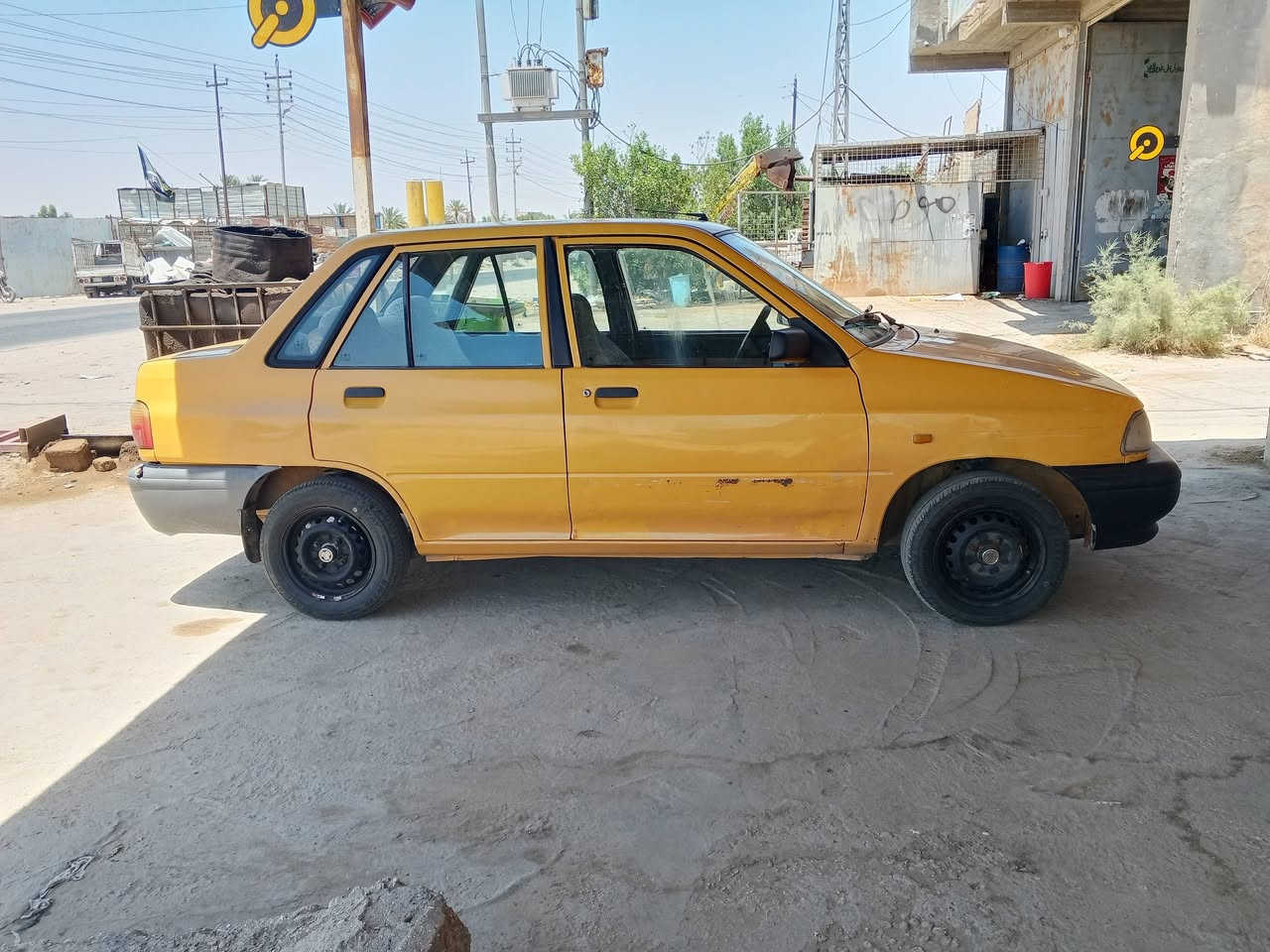 للبيع سايبه استخدم بيت ما مشتغله تكسي مصفره هيئه رقم الماني بغداد السعر اتصل عل خط وتشلع عيوني معروفه اسعارهن الرقم : *********** : مكان كربلاء طويريج..!
