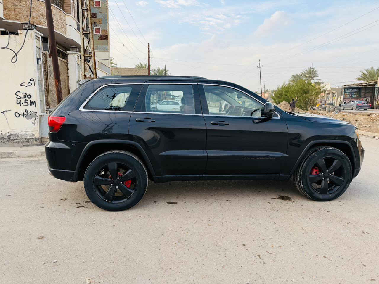 سلام وعليكم
جيب 2012 وارد امريكي 
حادث جاملغ وبنيد بدون داخل
كفاله الباقي سياره حلوه وجديده
كل نقص ماكوو تبريد حداديه تخم تاير كله جديد مواصفات SRT.   يرهم مراوس 
 مكينه وكير كفاله العنوان بغداد 
السعر 128 قفل 
***********
