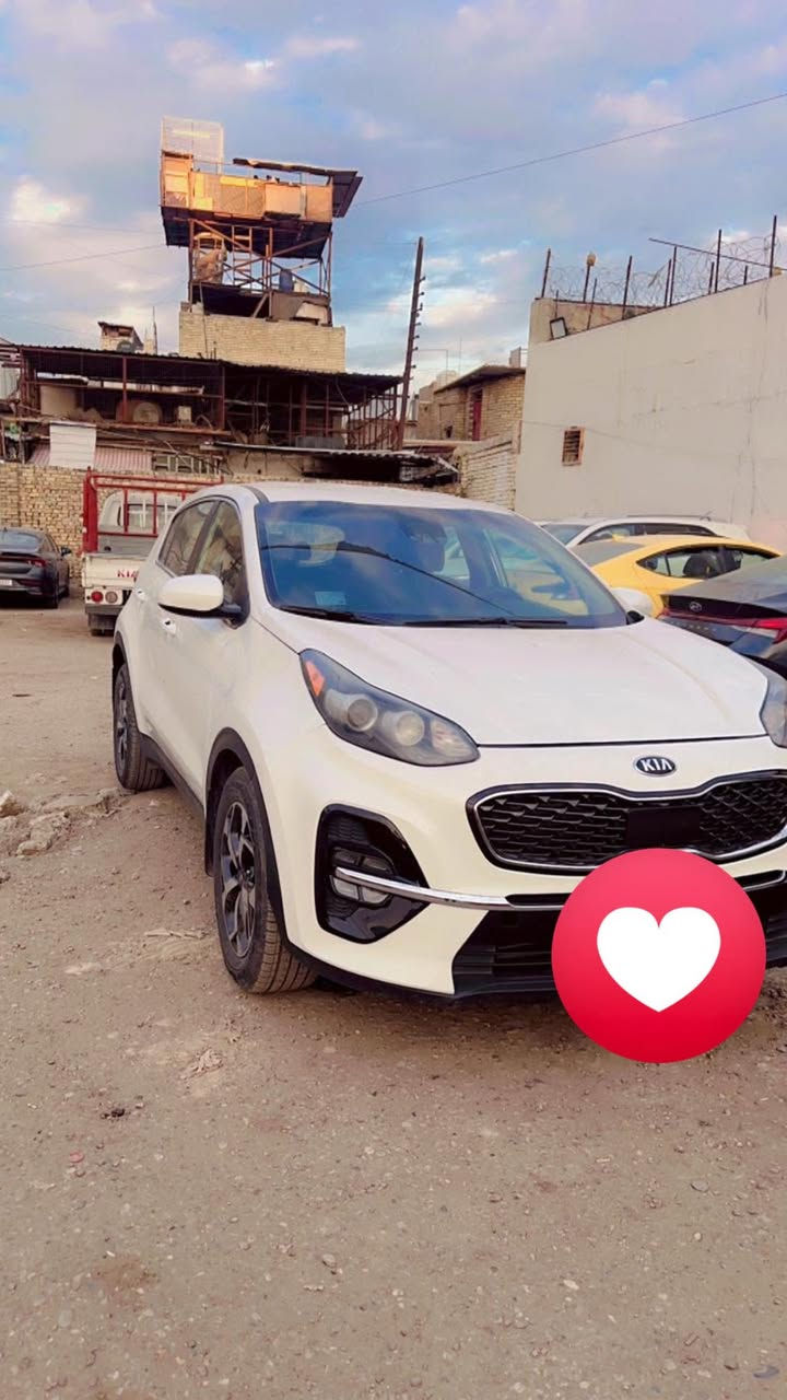 سلام عليكم سبورتج 2020 
وارد امريكي محرك 2400
حادثهة لايت  الي بجهة السايق سعر 170


**إذا كنت صاحب هذا الإعلان وتريد حذفه لأي سبب، رجاءا أرسل رسالة إلى الدعم الفني**