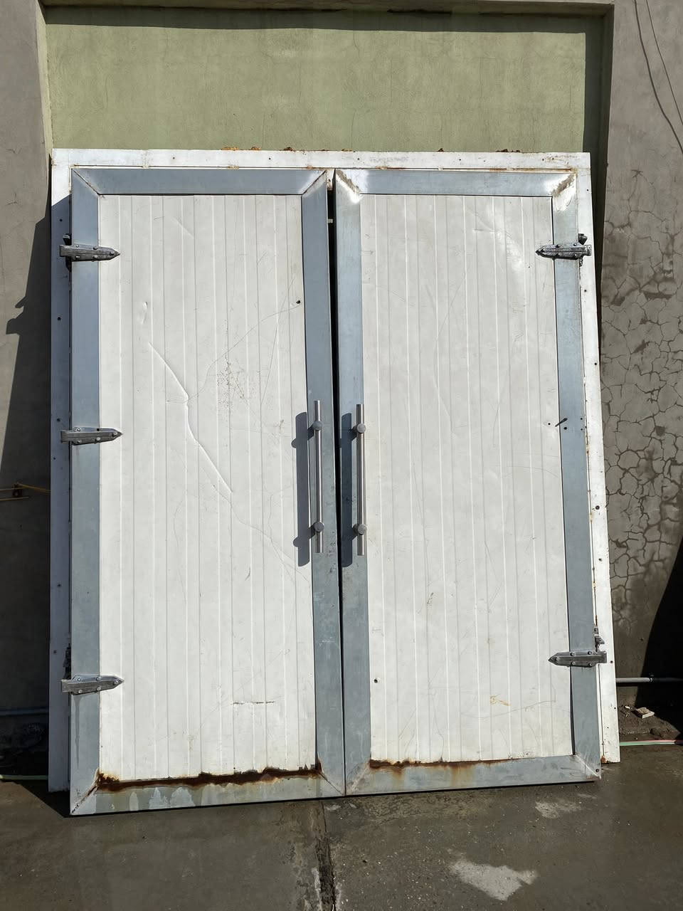 ابواب برادات للبيع العنوان بغداد ***********
