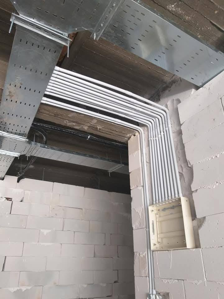 الهندسي للتاسيسات الكهربائية وبوردات السيطرة ***********
