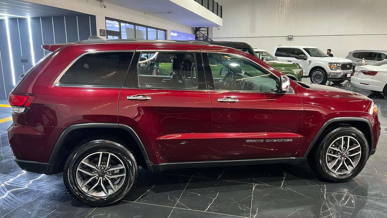 به ناوى  خودا
له سه ر ايزنى ادمينى به ريز
 Grand cherokee
جيب
موديل ٢٠٢١  لميتدد
فول فول مواسفات
ده بل اكسل
گير فوليوم
جلد
هيته ر
كوشن خه زن
سلايد
فول فول  
تيبيني بارجه كانى  كرا ونه ته وه  هه موى بيلا دين بي دعم بي بوياخ   بي سارد  بي شوخت ١٠٥ كم  روشتوه
بي دعم  بي بوياخ
نرخى ٢٤٠وه ره قه  سليماني
***********
