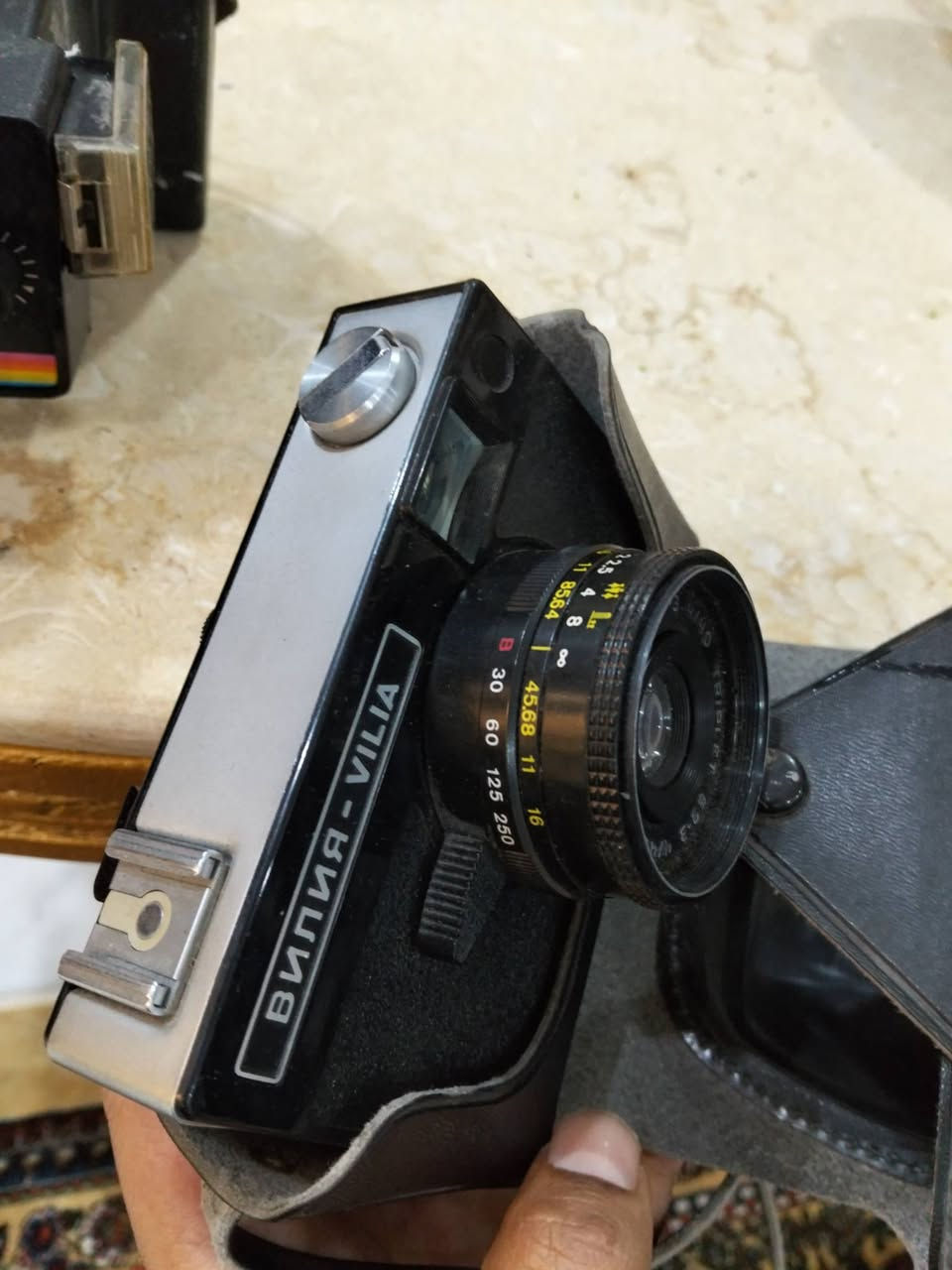 كاميرات عدد اثنين قديمات اصليات للبيع سعرهم 30 الف نهايته الي مهتم مكاني بغداد  ***********
