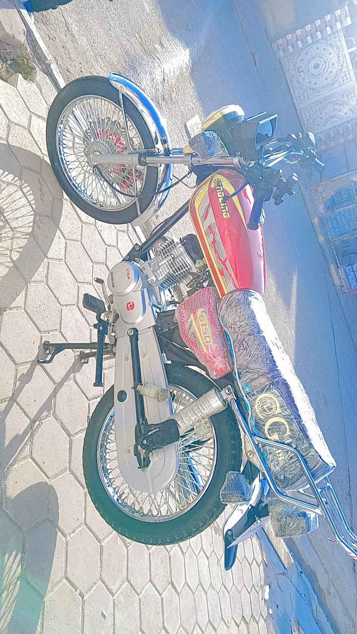 اسلام عليكم ورحمة الله وبركاته اخوان سيفان سكنر  موديل 2025 كفاله عامه مكانها واسط منطقه الزهراء دراجه نفس بل صوره ***********
