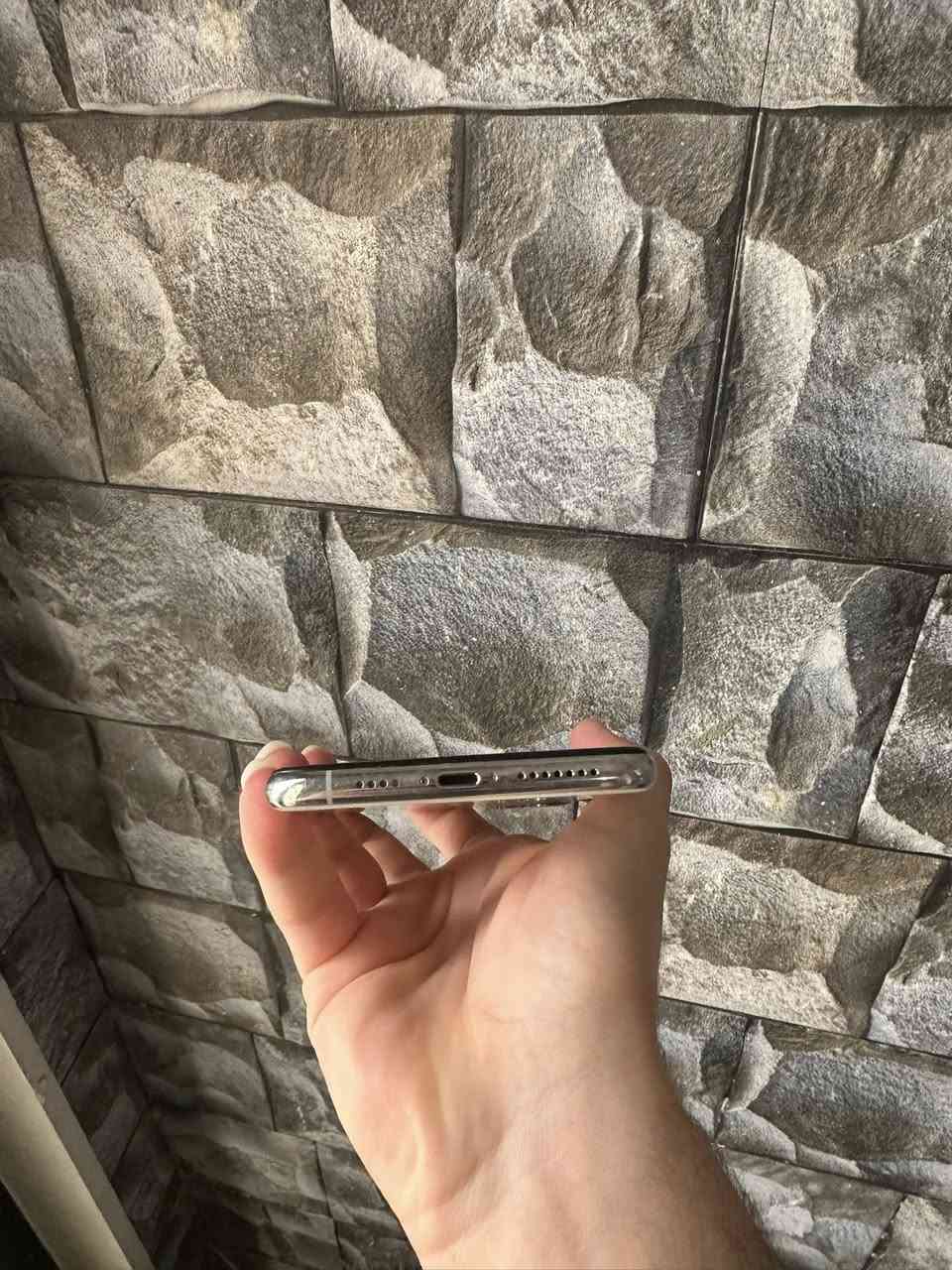 السلام عليكم 
ايفون 11برو ماكس 
ذاكره ٦٤
بطاريه ١٠٠ قطاره بل شحن 
جهاز كلو شغال 
كامرات فول 
جلخ مابي 
سعر ١٩٥ وبي مجال بصيط 

‭***********‬
