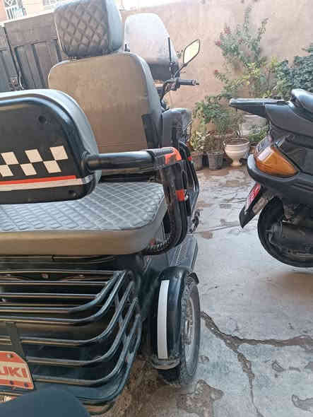 دراجه شحن البيع شغاله كل نقص مابيها بطاريات ضعيفات يعني ابيع بدون بطاريات مكاني ديالى موجود توصيل الحد بغداد بكروة
