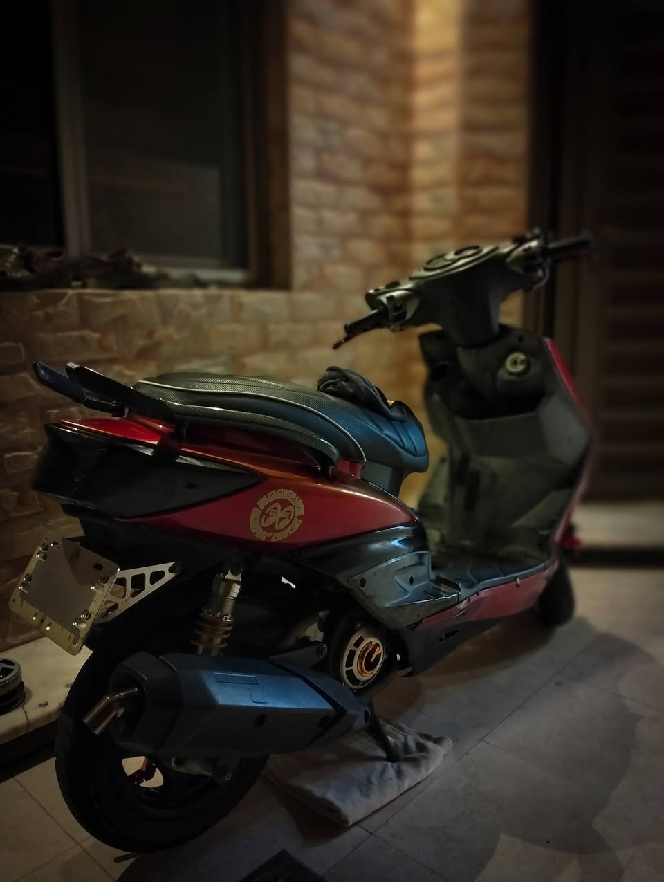 السلام عليكم دراجه سكنس فحل مزوده للبيع الدراجه مزوده من الطول للطول ومكفوله كفاله عامه  جيب وياك الف مصلح كور رياضي بوشه 59 سلف رياضي راديتر رياضي صدر امامي NCY الدراجه شلعه ومعدل كلشي شغال بيها 
السعر خاص او اتصل على الرقم 
*********** 
مكاني كوت / شارع 40
