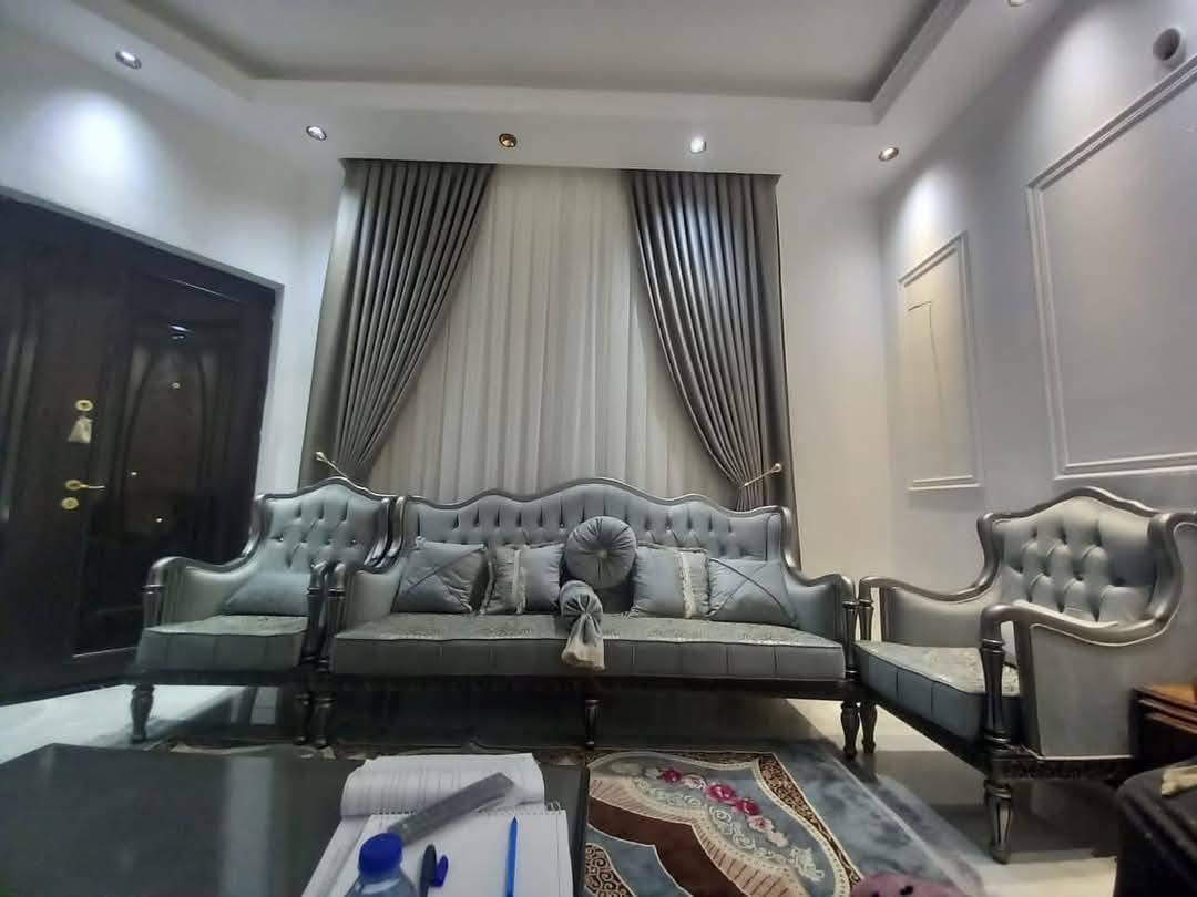 دار للبيع ١٣٥ ممتر ملك صرف والواجه ١٤ نزال ٩.٥ الطابق الأرضي  ٢غرف نوم مطبخ صاله واستقبال منور شلال داخلي
الطابق الثاني مشتملين  هيكل كامل بناء درجه اولى بلوك احمر 
العنوان بعقوبه القيصريه ***********
