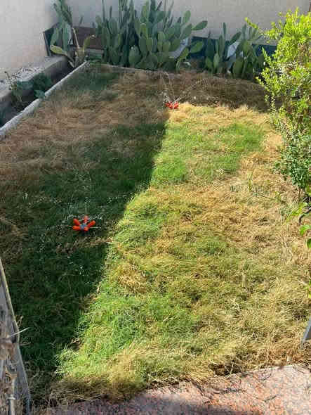 السلام عليكم انعيد النشر بسبب ضرف المشتري بيت تجاوز للبيع المساحه 200م ارضيه بورسلين وسكف سندويج كهرباء مجاري تاسيس بواري 3 خطوط جديد يحتوي على 3 غرف ومطبخ وحمام كبير ومنور ويحتوي على حديقه وكراج كبير ماطور ماء وبوستر نازل جديد العنوان كفاءات السيدية قرب قاعة بغداد  يباع نصف او كامل ***********
