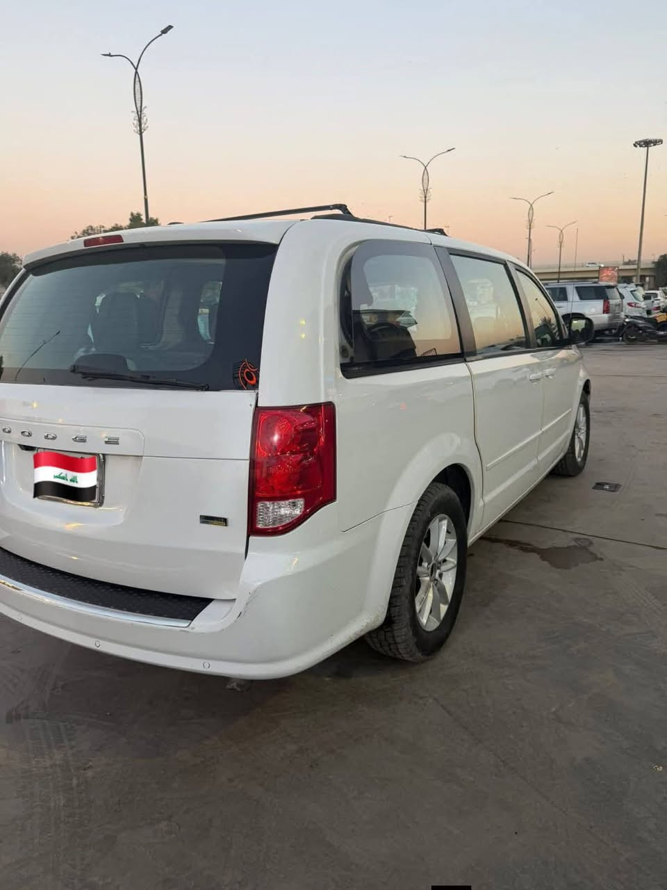 السلام عليكم 
دوج كرفان 2012 
3600 6v 
رقم ديالى دولي بسمي سنوية 29
شاشه سمارت + كامرة خلفية 
مكينة كير صدر تبريد كفالة🌹 وبالعافية على الياخذهة🌹
السعر ١١٩ورقة .مكان بغداد 
***********
