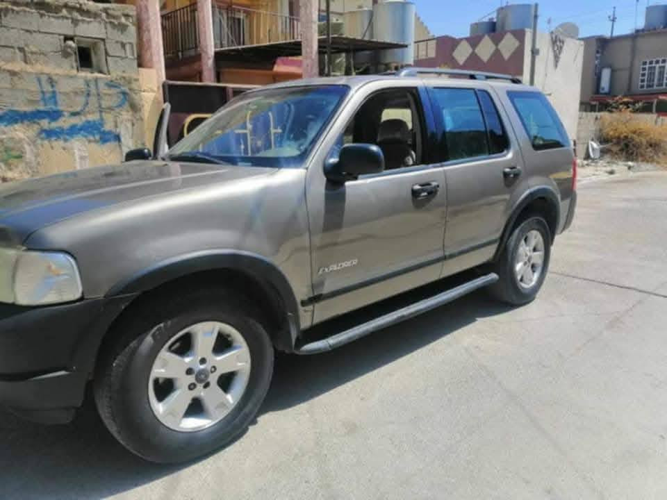 سياره فورت أكس بلور موديل ٢٠٠٣
گير محرك ففتي ٧ راكب سيارة نضيفه تدفئه تبريد كهربائيات كلها شغالة سيارة جاهزة من كلشي شرط التحويل السعر ٧٥ وبيها مجال للشراي مكان صلاح الدين بيجي رقم ***********
