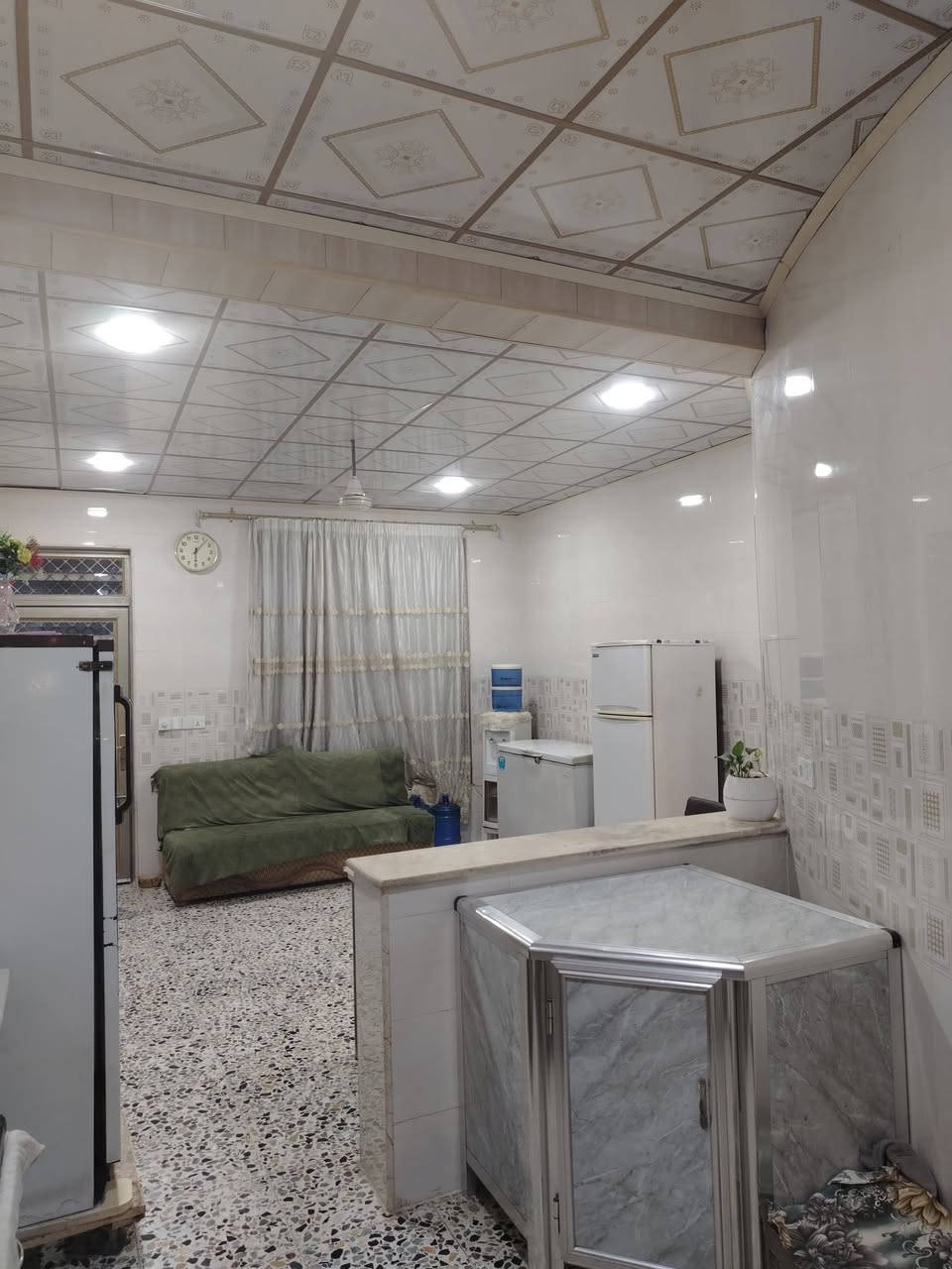 🏘️/ دار للبيع المساحة 200 م طابو زراعي سند
             الواجهة10م / النزال 20م 
🧱/ بناء حديث درجة اولى سنة 2024 
الطابق الاول / مطبخ . هول . صالة . غرفة نوم . مجمع صحيات . گراج . صحيات خارجية 
الطابق الثاني / ثلاث غرف نوم . هول . مجمع صحيات 
🌏الموقع / حلة حي الامام قرب المستوصف أو خلف مدينة حمورابي خلف أسواق الكفيل 
       ( عرض الشارع 10 متر )
⭕نستقبل جميع عروضكم السكنية والتجارية والزراعية
#لمعرفة_السعر مراسلة الصفحة أو مراجعة مكتب⬇️
#بشار_للعقار_والمقاولات بداية شارع الحسينية من جهة شارع 60
***********
***********
