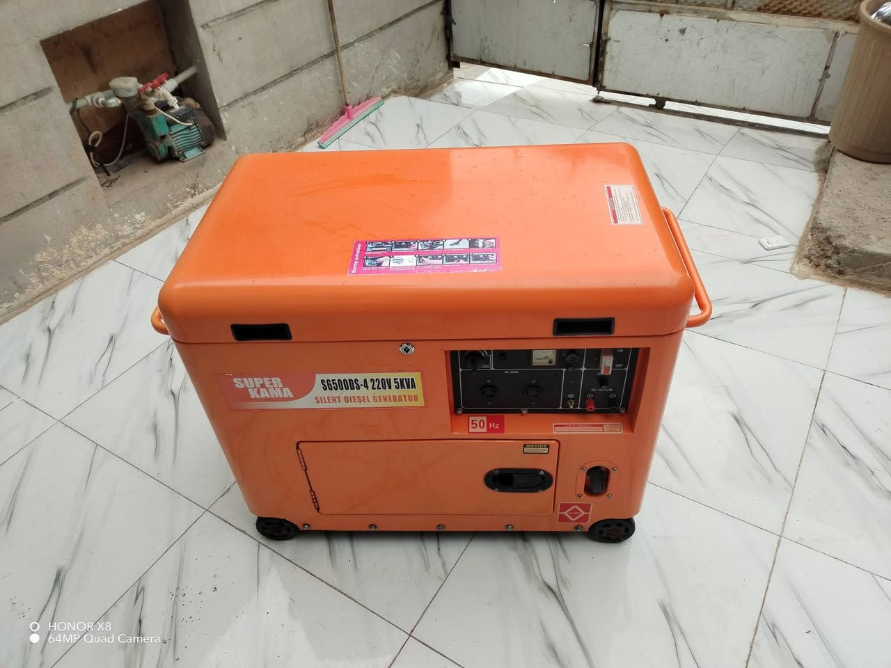 مولد شغال شرط مامفتوح سعره 750 الف وبيه مجال مكانه كركوك العروبه 
***********
