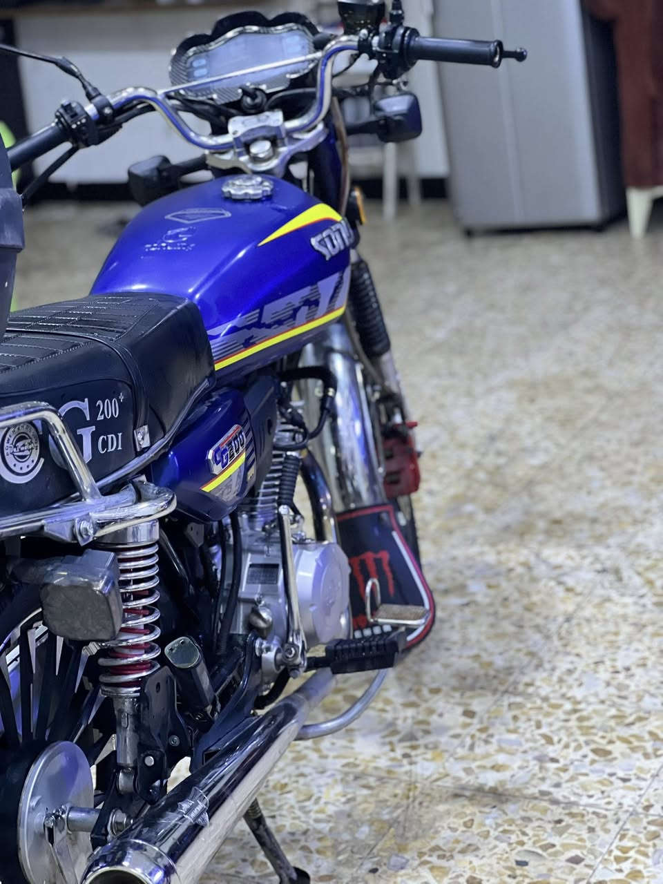 سلام عليكم دراجه سونك 2025جديده بعدها بحاله الوكاله دراجه كامله مابيها اي نصق سبانه ماممدود عليها سعر850بيها مجال قليل حك الجيه مكاني بعداد الثعالبه ‭٠٧٧١ ٣٨٥ ٤٤١٧‬
