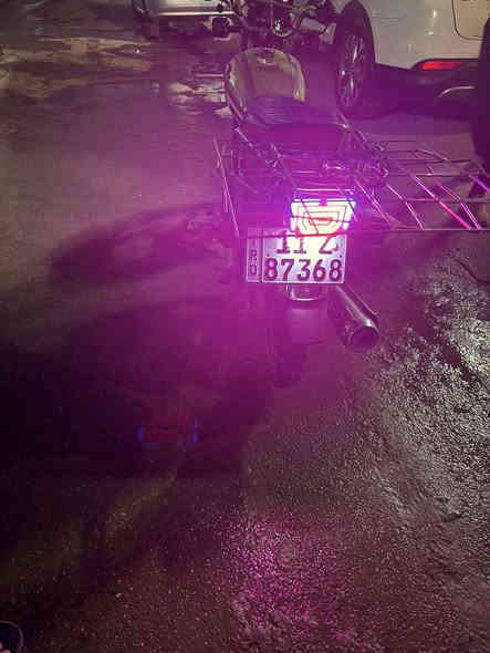 دراجه شاينك مرقم رقم انكليزي سنويه بسمي موديل 25 بعدها جديده مكفوله كفاله عامه مكاني بغداد البنوك *********** السعر مليونين
