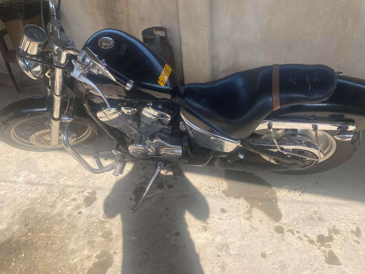 سلام عليكم هوندا ستيد 400cc بدون رقم اوراقها موجودة وكاملة دراجة جاهزة نقصها دسكات اماميه موديل 2000 سعرها 8 أوراق وبيها مجال اتصال على رقم ***********
