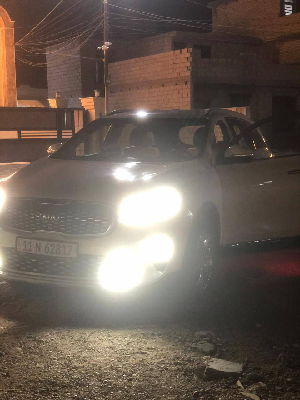 سلام عليكم سياره سورنتو للبيع موديل 20 بدون صبغ بيهه بارد بمكانين عله كد اربع اصابع إم الاريل الأبيض معروفه السياره خليج كلين مكان بغداد حي الجهاد رقم الهاتف :***********
