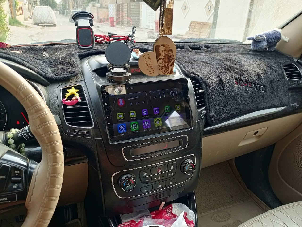 للبيع: كيا سورنتو 2015 - نظافة عالية ومواصفات مميزة! 🚗✨
فرصة مميزة لعشاق الكيا سورنتو، سيارة بحالة ممتازة وجاهزة للاستخدام.
المواصفات الرئيسية:
✅ الموديل: 2015.
✅ المنشأ: وارد خليجي (بدون ضرر، كما موضح في السونار).
✅ البصمة: تشغيل بصمة + أبواب بصمة.
✅ الراحة: كشنات كهرباء لراحة السائق والركاب.
✅ التقنيات: شاشة عرض متطورة + كاميرا خلفية واضحة.
✅ الأمان: حساسات أمامية وخلفية للمساعدة في الركن.
📍 التواجد: السيارة متوفرة في (بغداد أو الرمادي).
💰 السعر: 175 ورقة (وبيها مجال للطيبين/للمعاملة).
للاستفسار والتواصل، يرجى مراسلتنا عبر الواتساب على الرقم:
📞 ***********
وائل أبو جود
يرجى مشاركة المنشور لدعمنا، وبالتوفيق للجميع!
#كيا #سورنتو #سيارات_للبيع #بغداد #الرمادي #سوق_السيارات #KiaSorento #العراق
